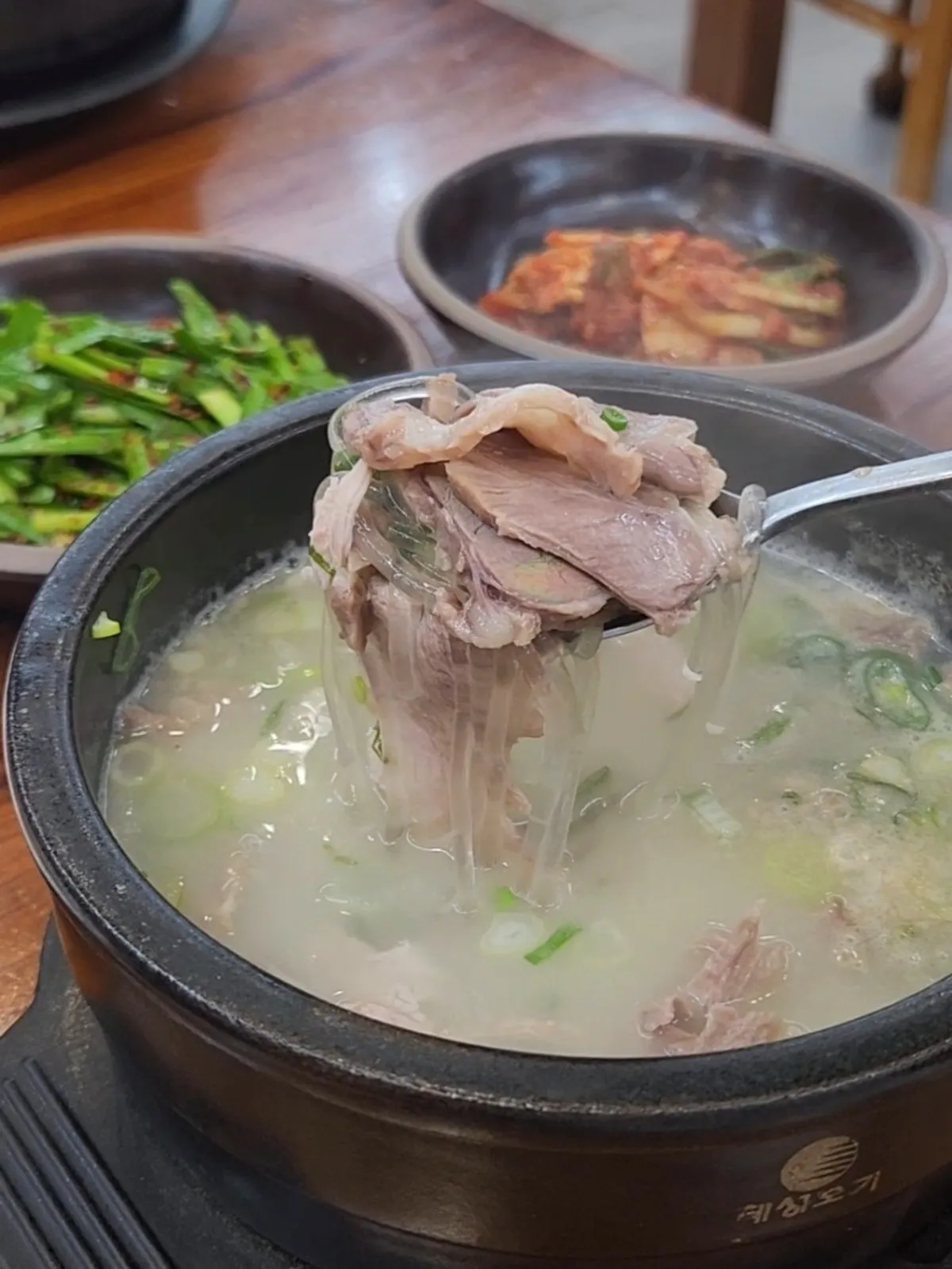 고기가 푸짐한 돼지국밥