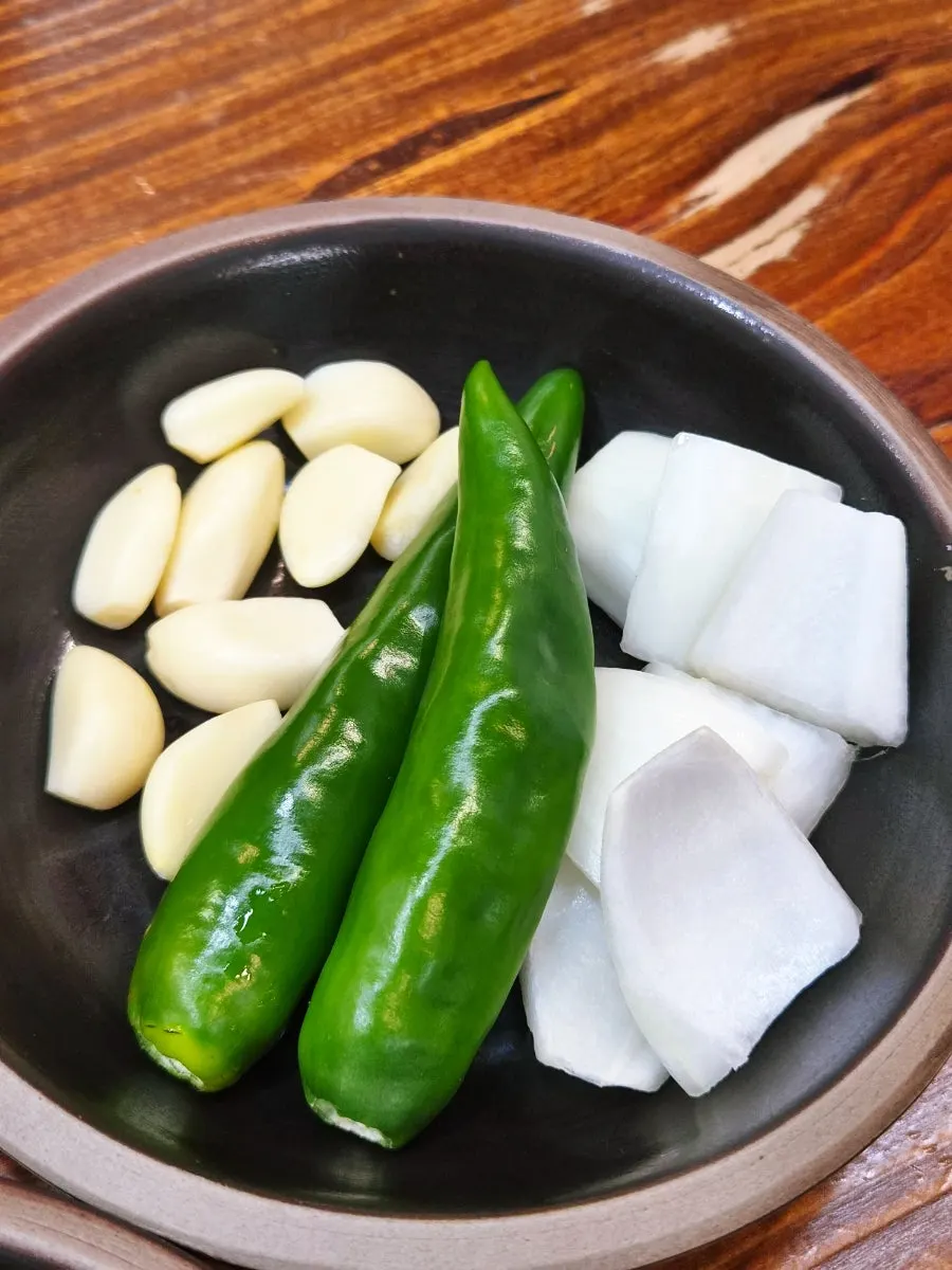 주문을 기다리는 테이블 세팅