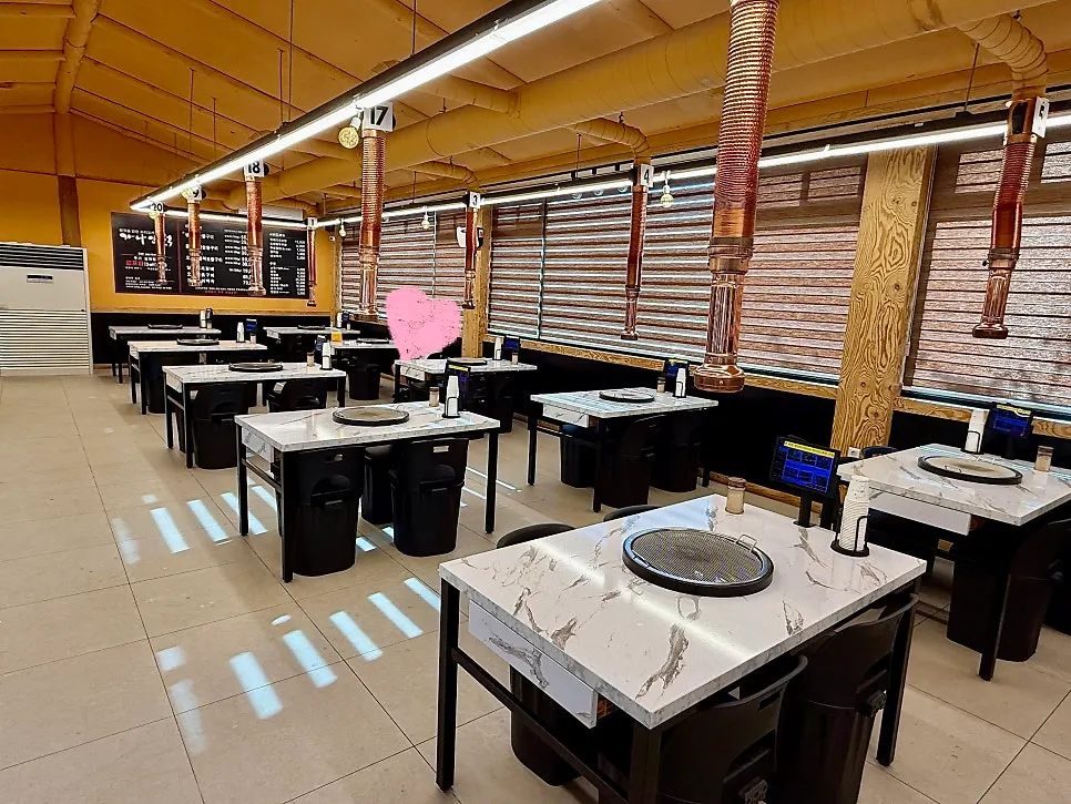 Bright, comfortable interior of Ganaandeok Gyeyang Branch