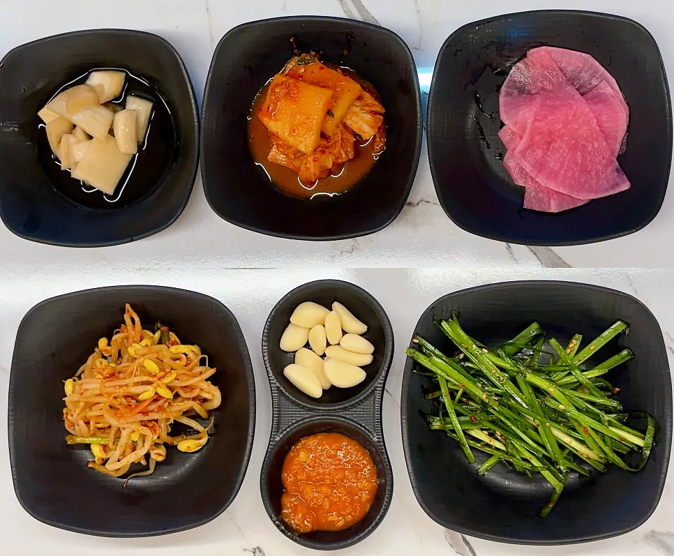 Basic table setting for the whole raw duck charcoal grill