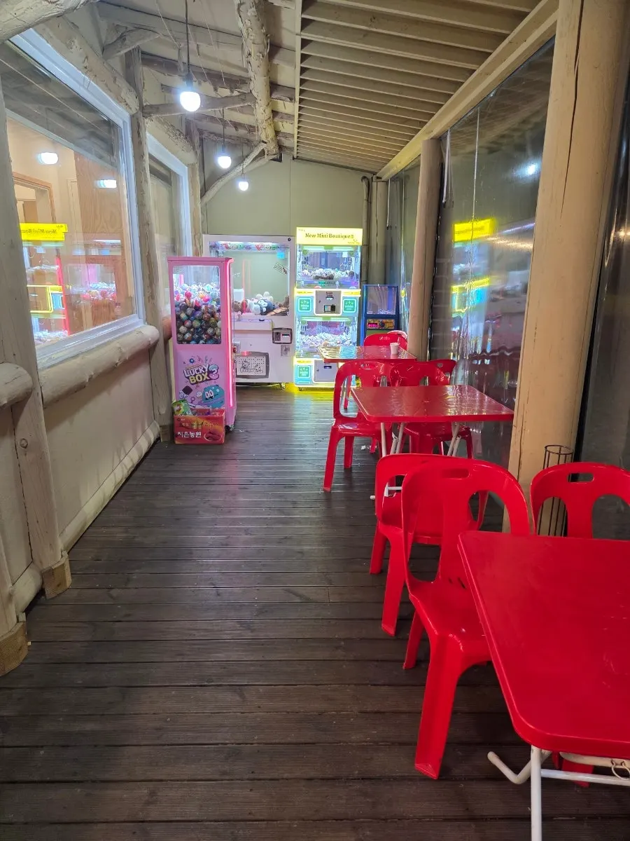Waiting area and claw crane machine