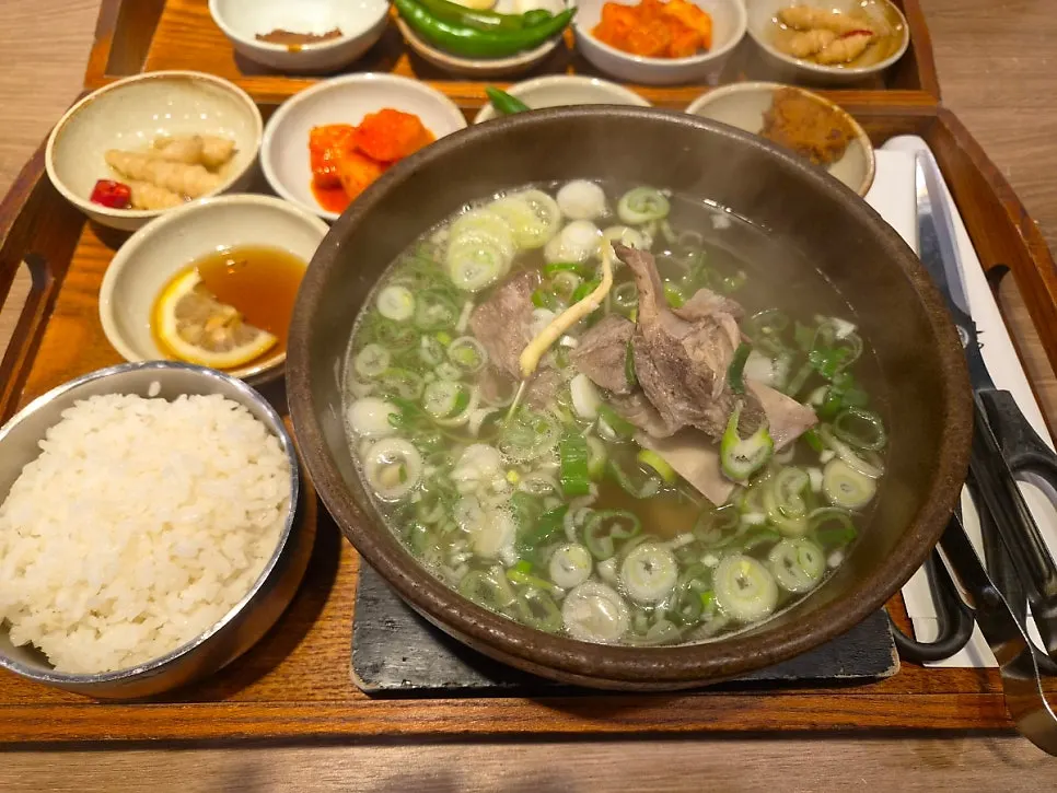 The table after finishing the meal at Gang Galbitang Seomyeon