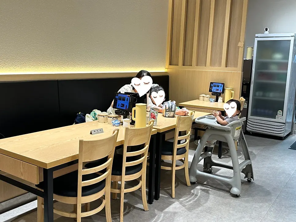 강한특초밥 3인분 주문한 테이블 세팅