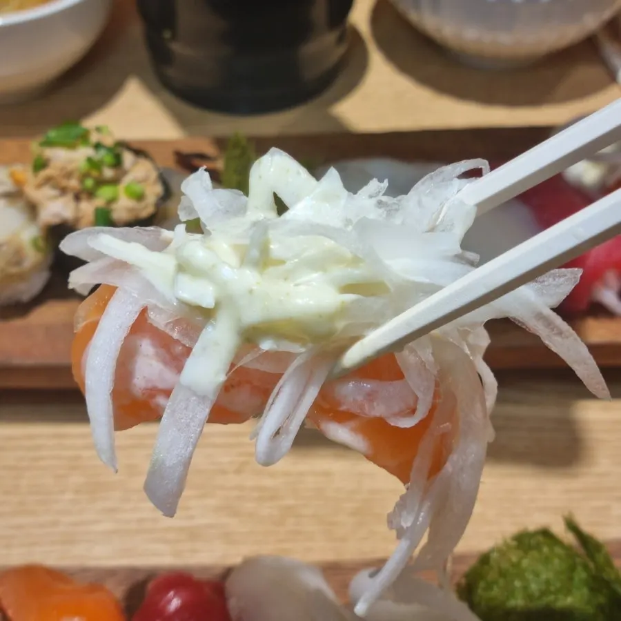 광어초밥 한 점 클로즈업