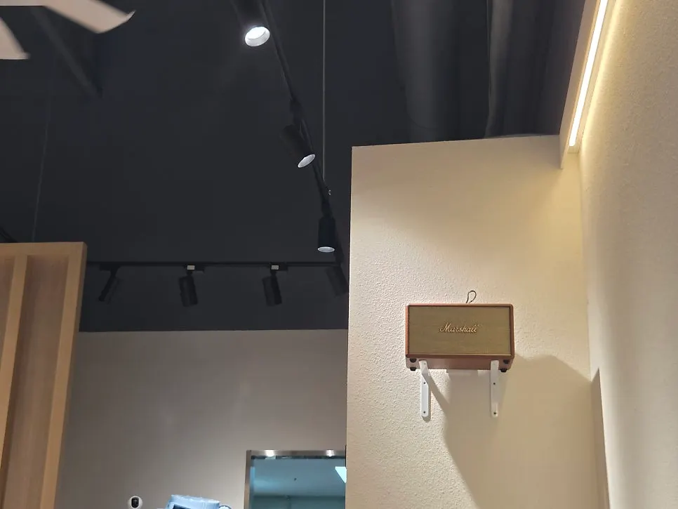 평일 오후 1시 손님으로 찬 매장 풍경