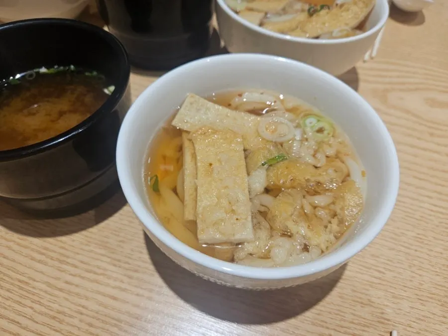 미소장국과 우동, 해물고로케 기본 구성