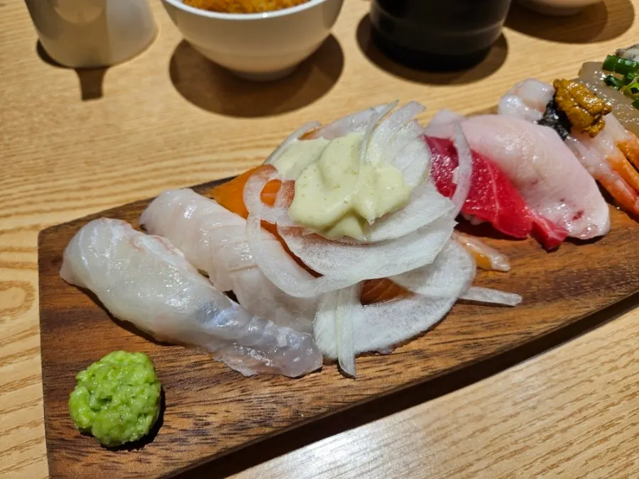 오마카세초밥 전체 구성 접시