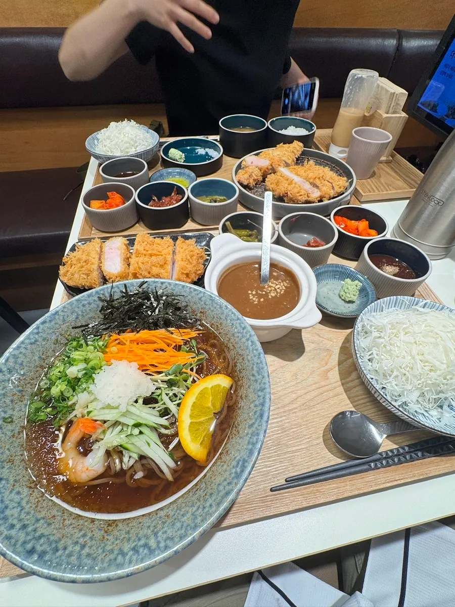 냉모밀세트 등심 메뉴