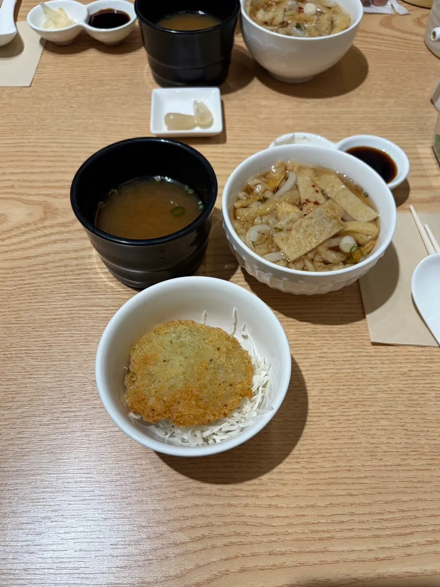 Aged kimchi and mini udon served with the set