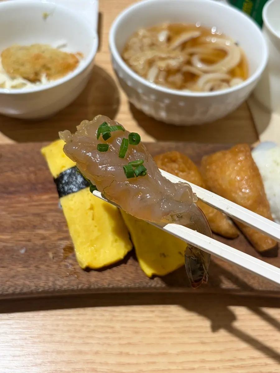 Sushi topped with wasabi served separately
