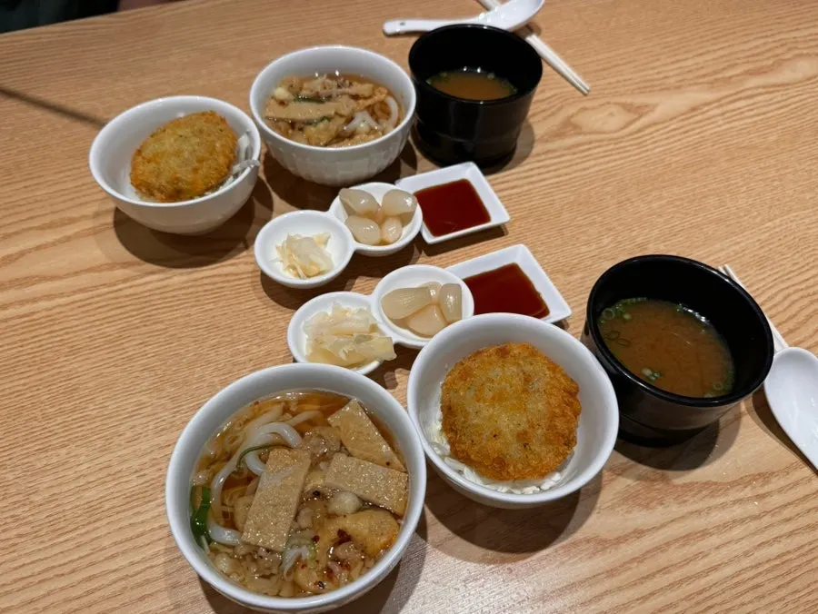 Seafood croquette, mini udon, and miso soup set