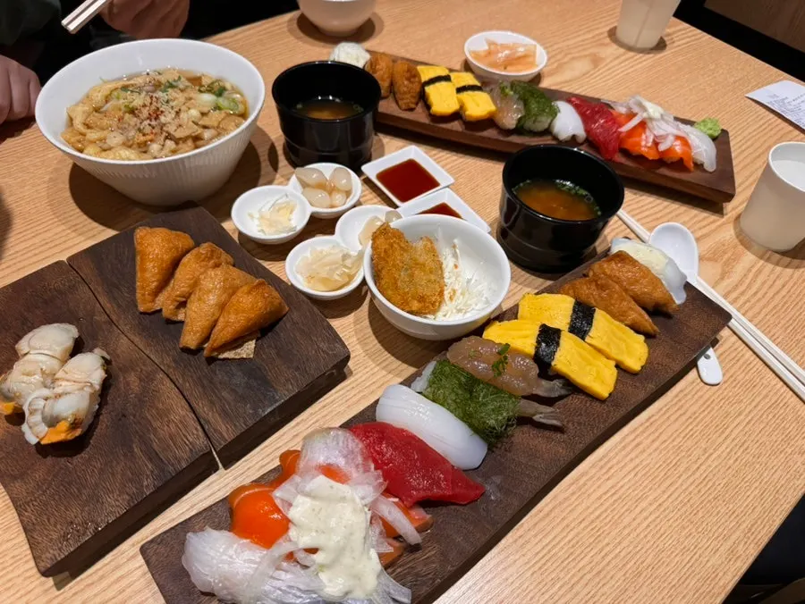 The Ganghan Sushi table all set out at once