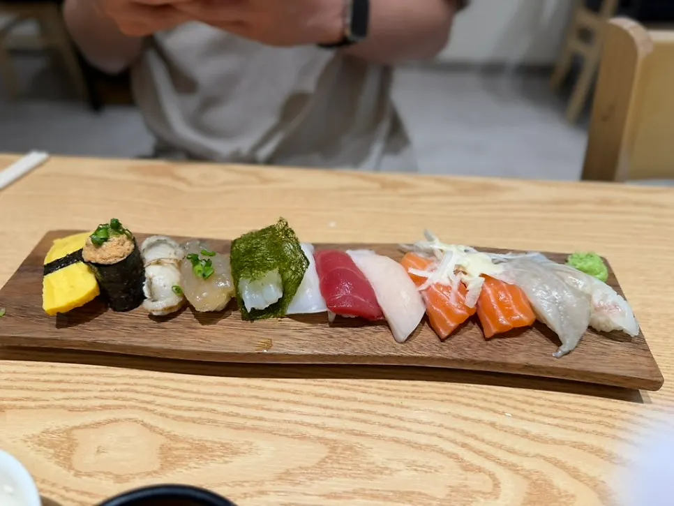 Thick sushi toppings generously covering the rice