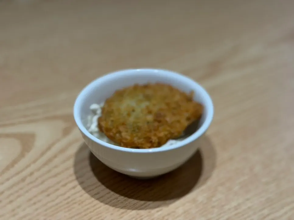 Mini udon with fried tofu pouch and fish cake