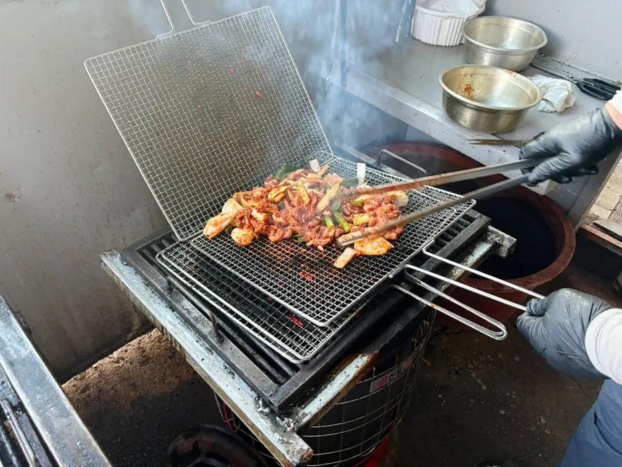 Self-service ssam-mu and dongchimi