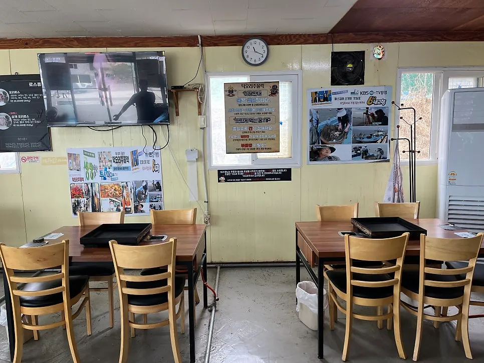 Dining room at a Ganghwa duck restaurant