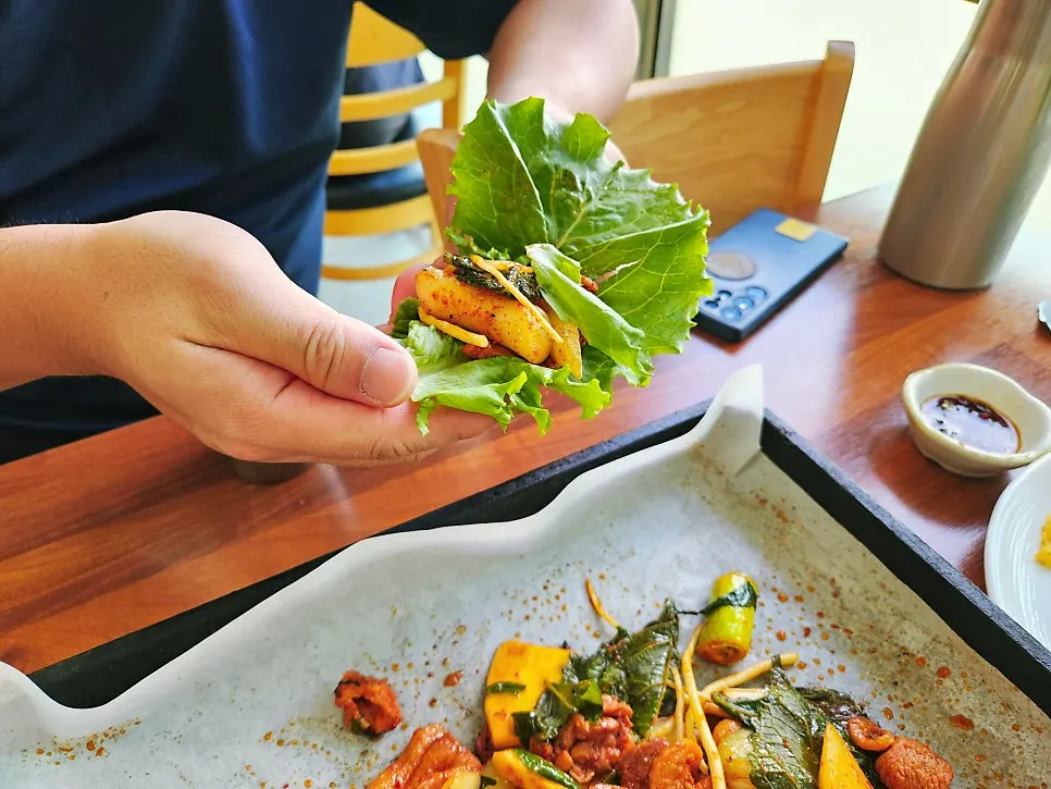 Ingredients for duck jumulleok wraps