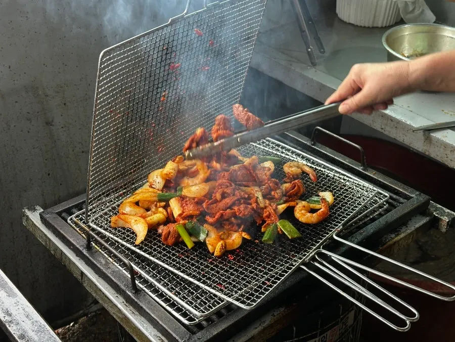 Shrimp duck jumulleok pre-grilled over charcoal