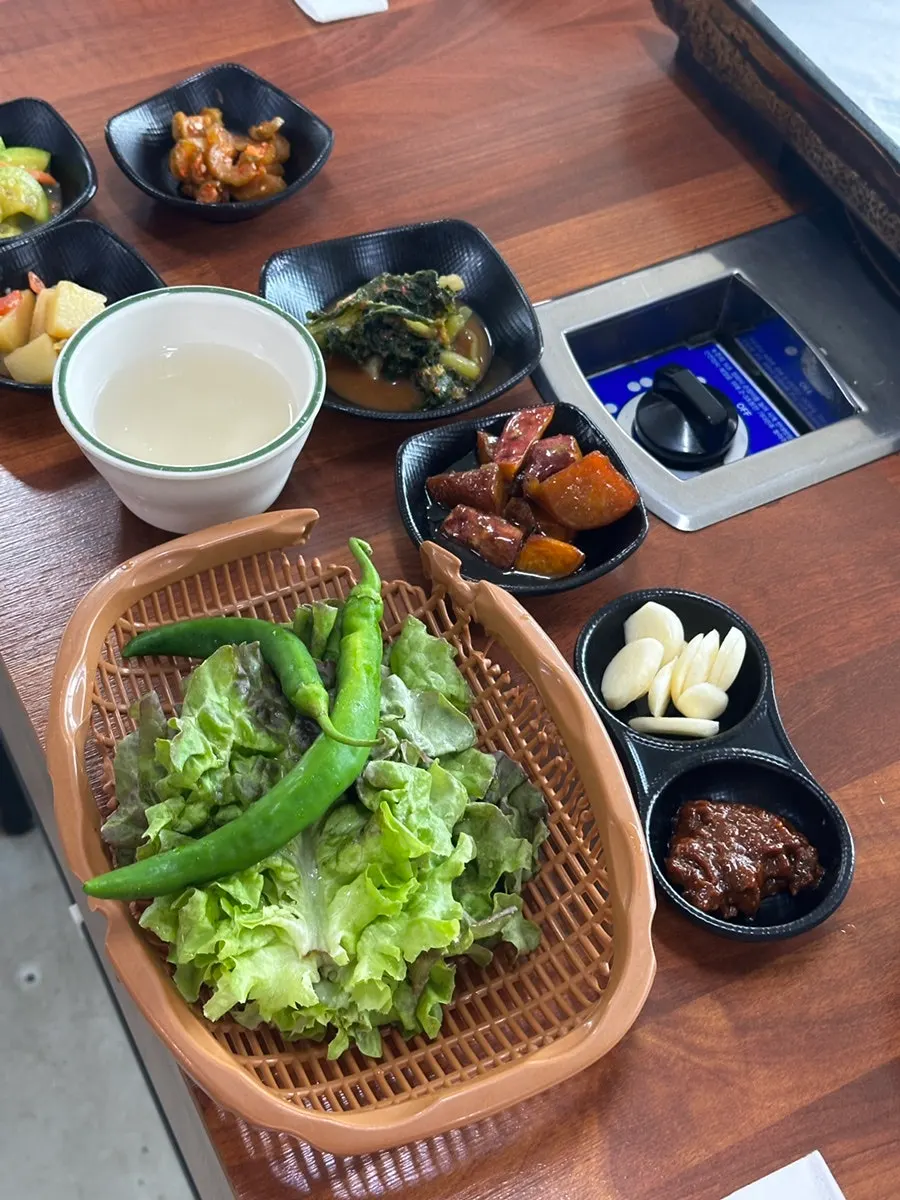 Close-up of shrimp duck jumulleok cooking