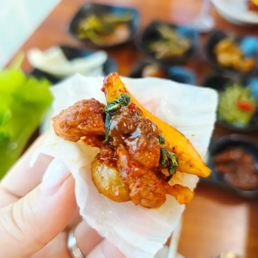Duck jumulleok served with wrap vegetables