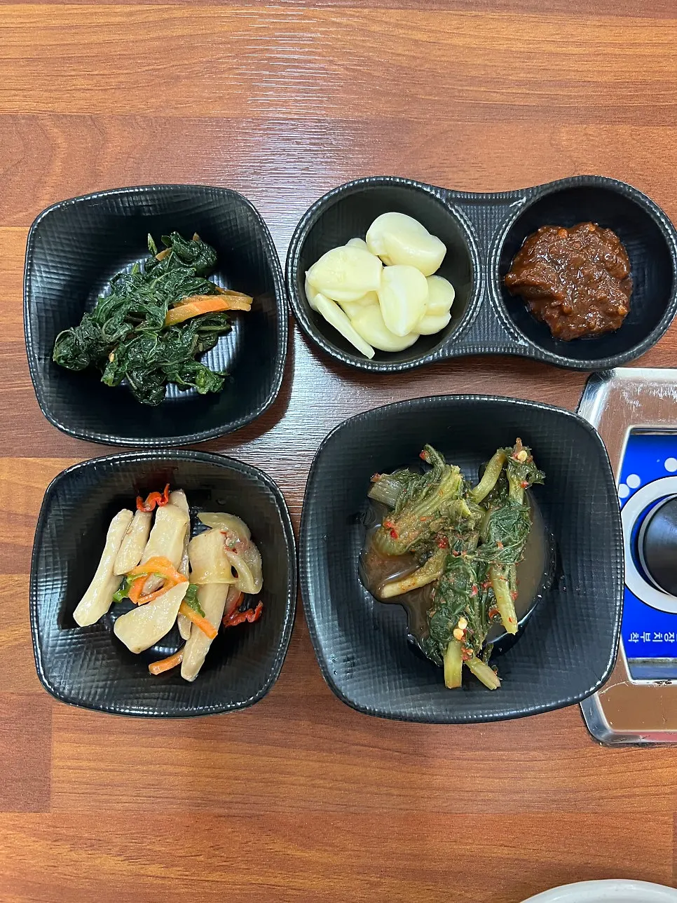 강화도 채소로 만든 슴슴한 밑반찬 상차림