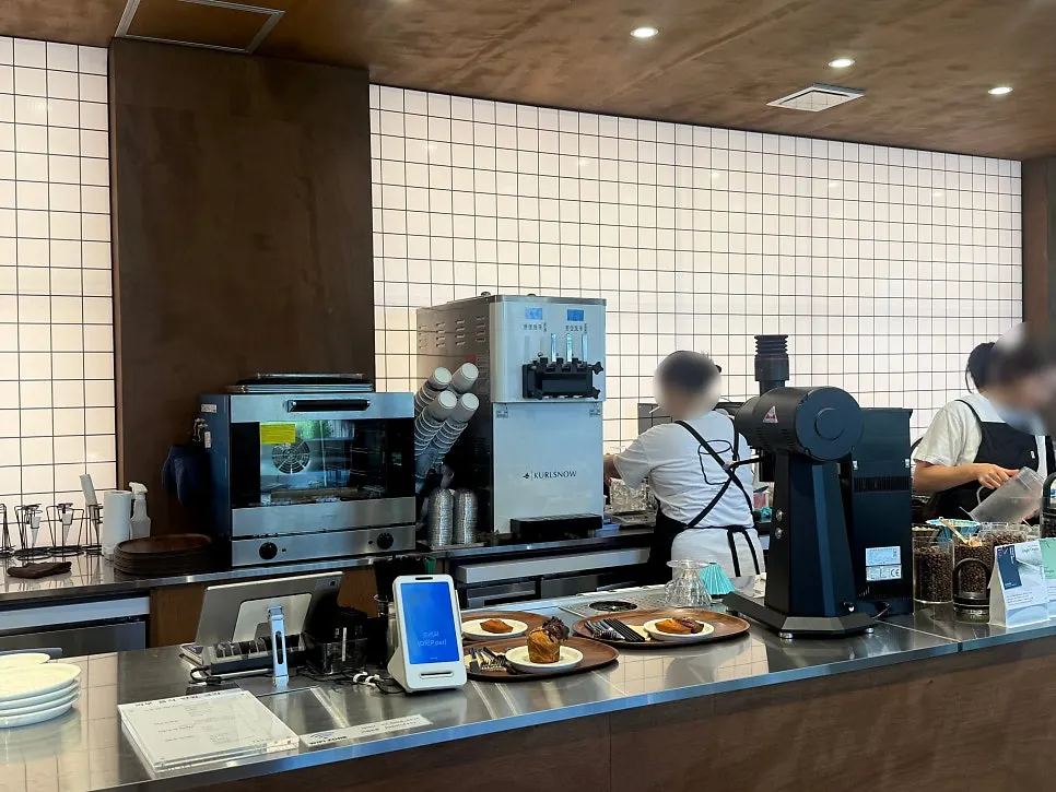 Long coffee bar