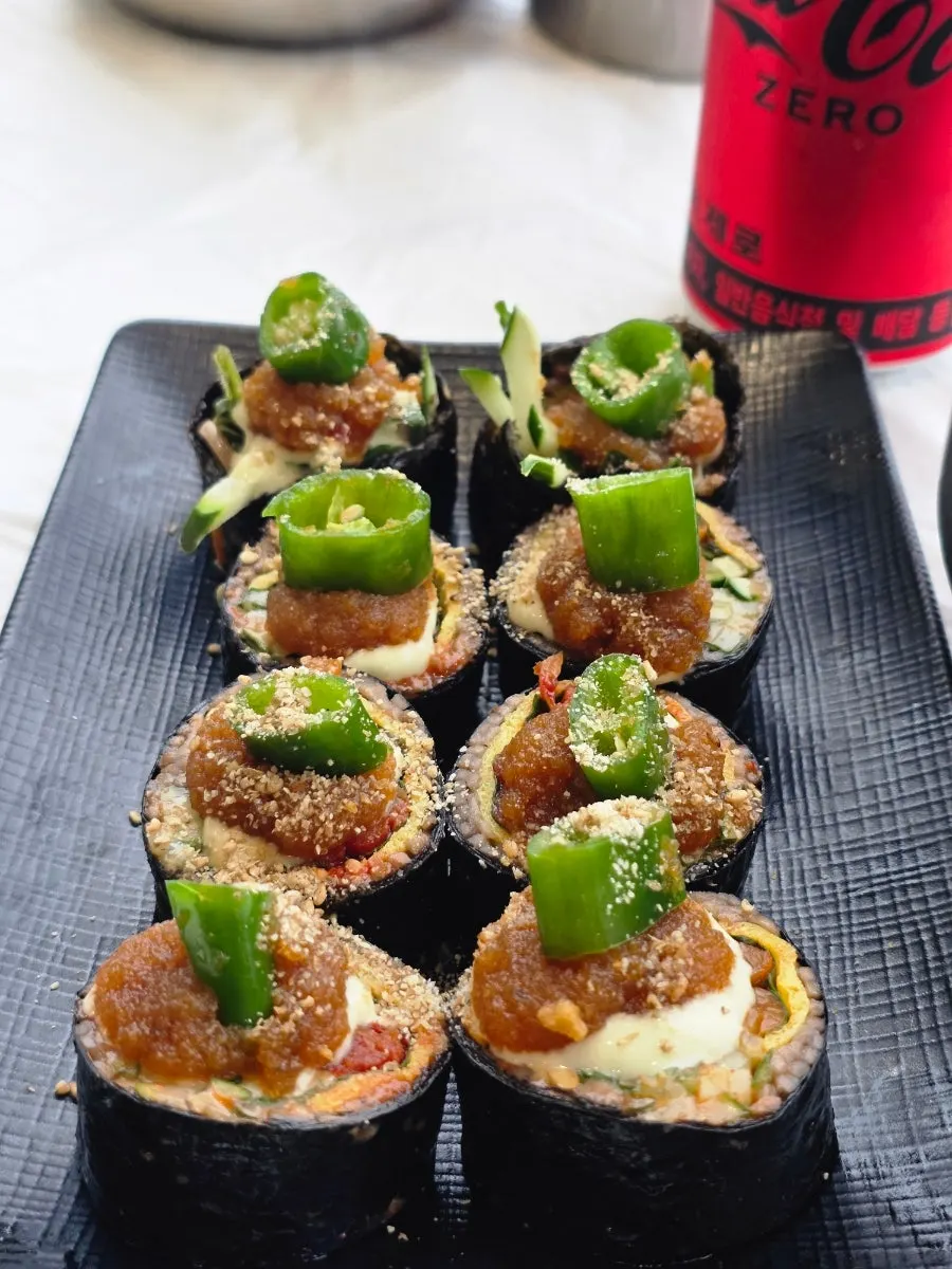 땡초 메밀김밥 한 접시