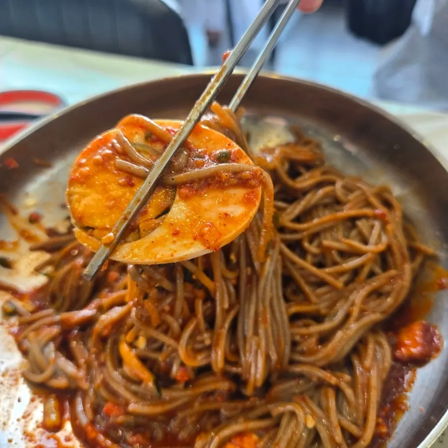 Buckwheat noodles of bibim makguksu before mixing
