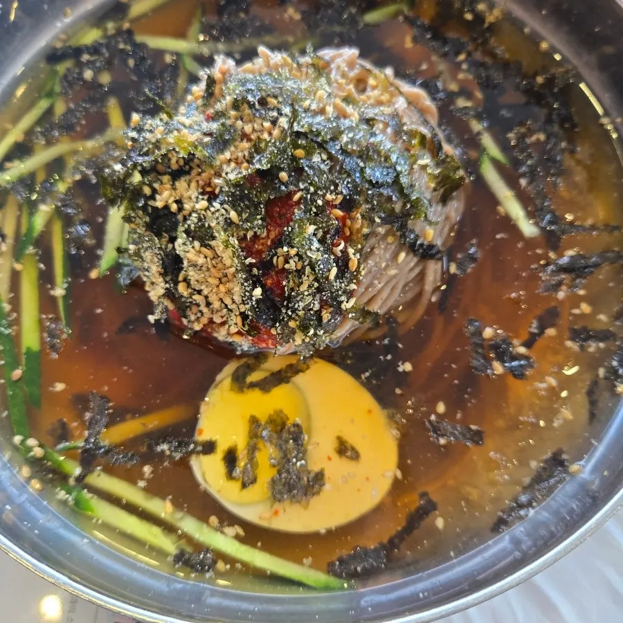 A bowl of mul makguksu in cool broth
