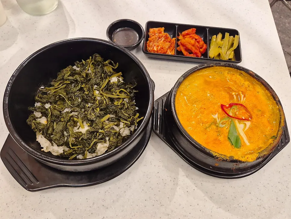 곤드레 돌솥밥과 비지찌개 세트