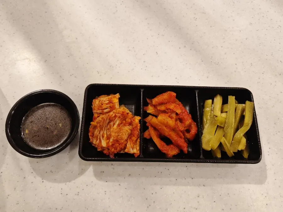곤드레밥용 초간장과 반찬 상차림