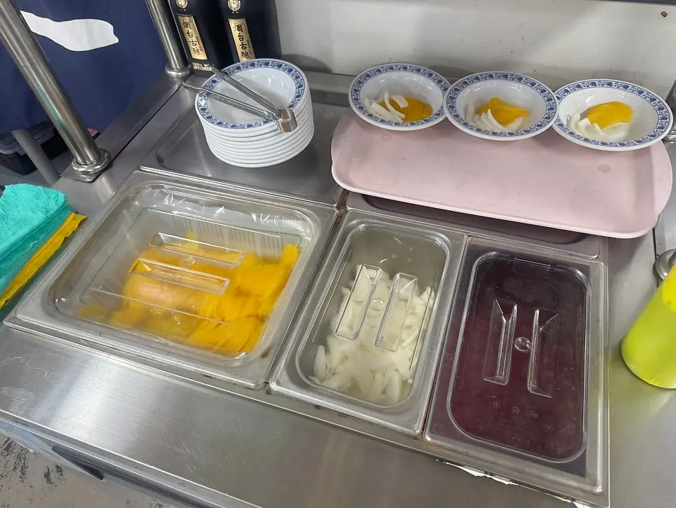 줄서는반점 매장 내부 분위기