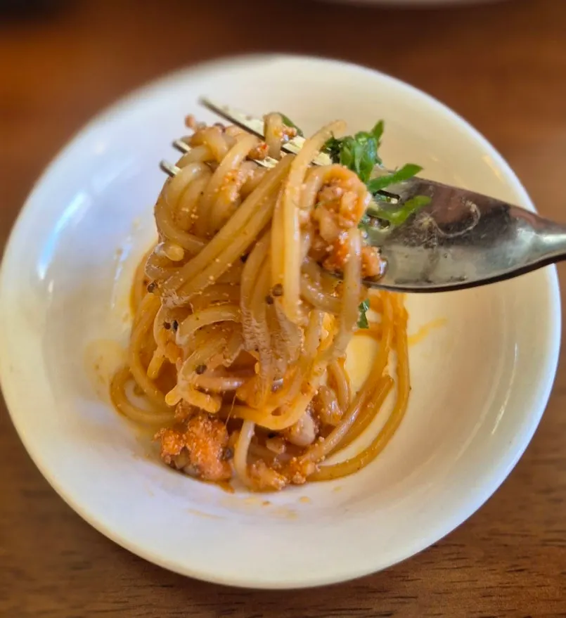Table with both hotpot rice and pasta placed together
