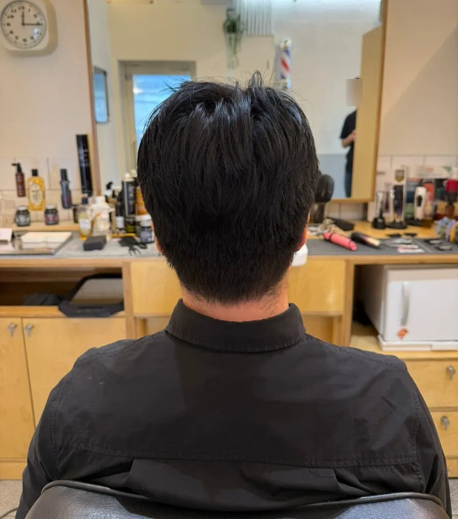 상담 후 커트를 시작하는 장면