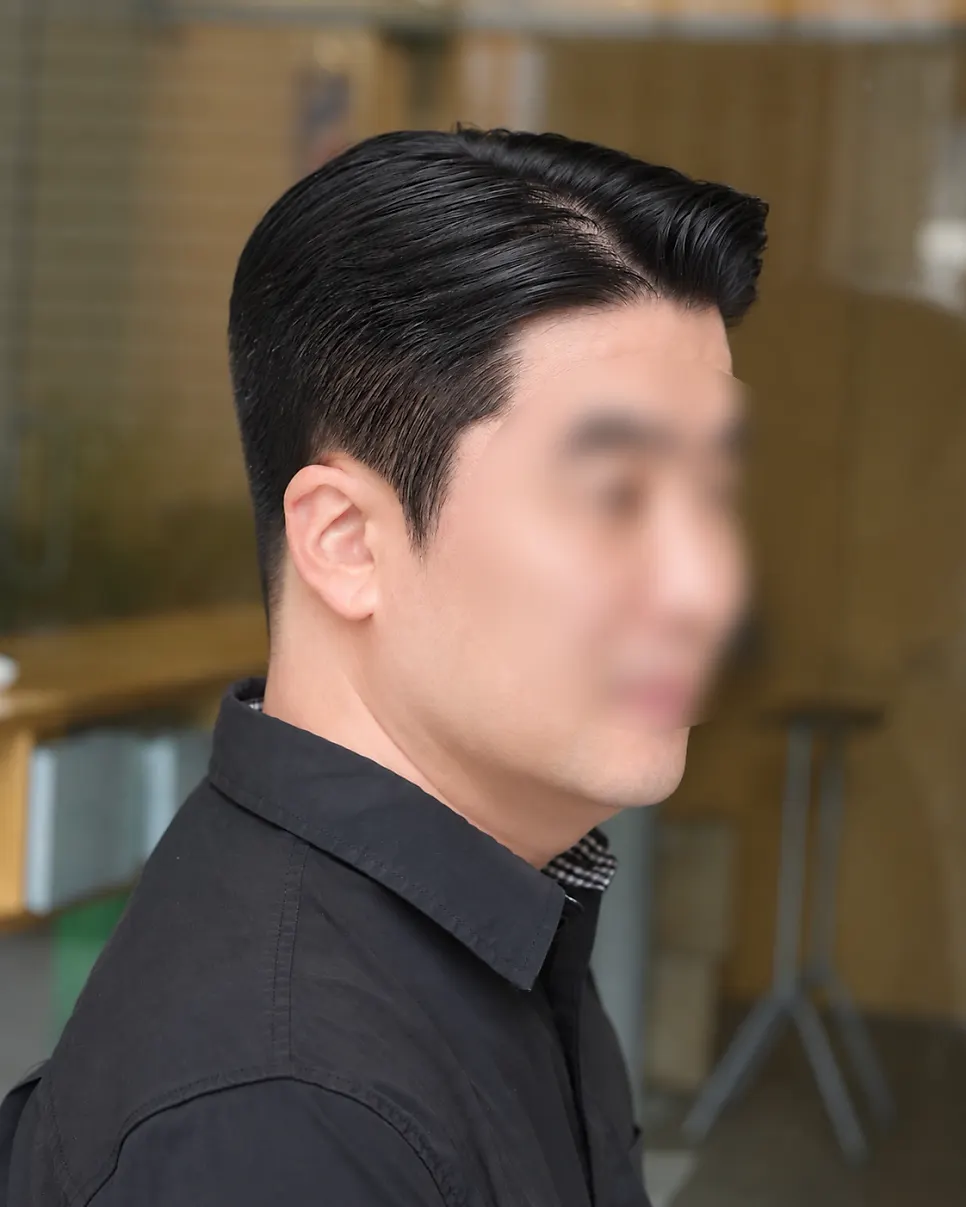 완성된 스타일로 매장을 나서는 모습
