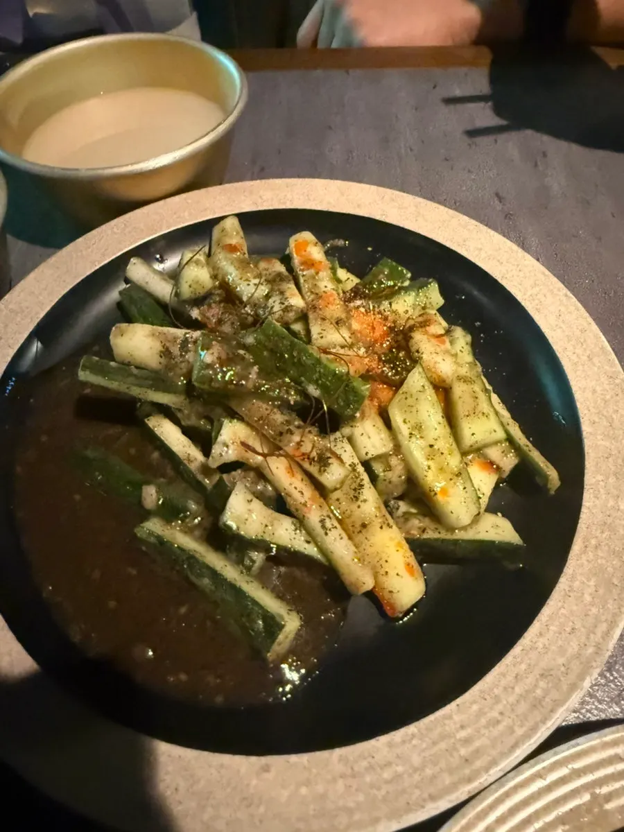 아리계곡 흑임자오이무침 한 접시