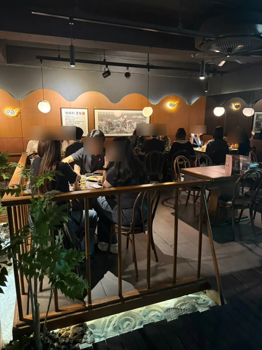 모임하기 좋은 아리계곡 테이블 자리