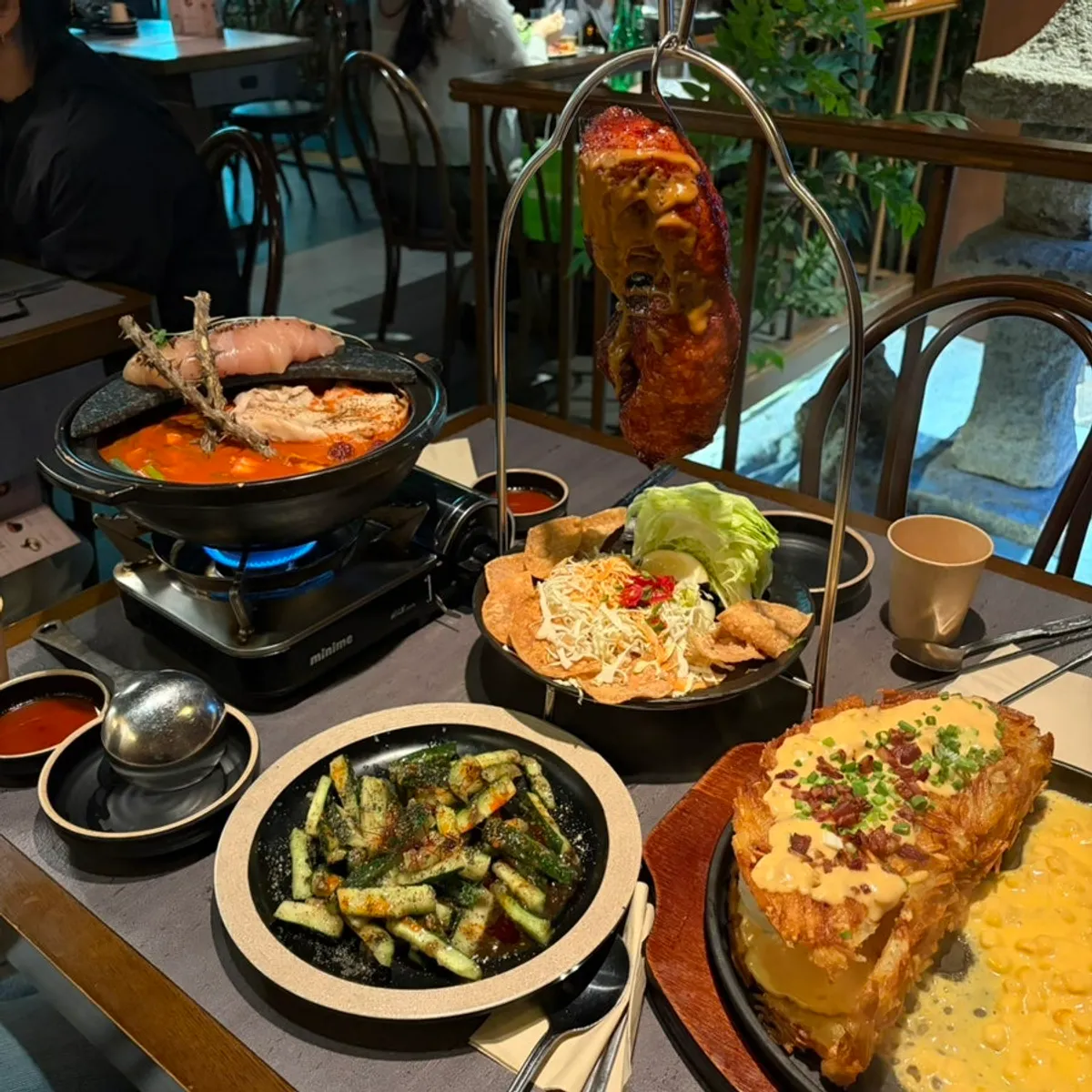 Full table spread of the anju set at Arigyegok