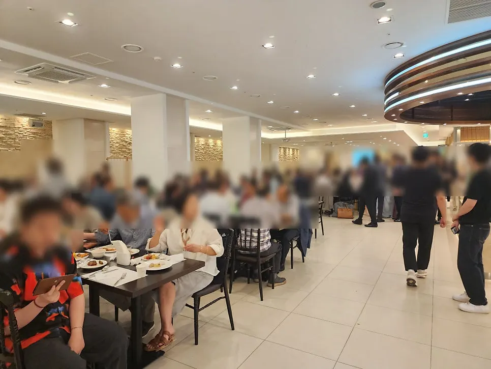 다양한 메뉴가 준비된 아르베 웨딩 뷔페