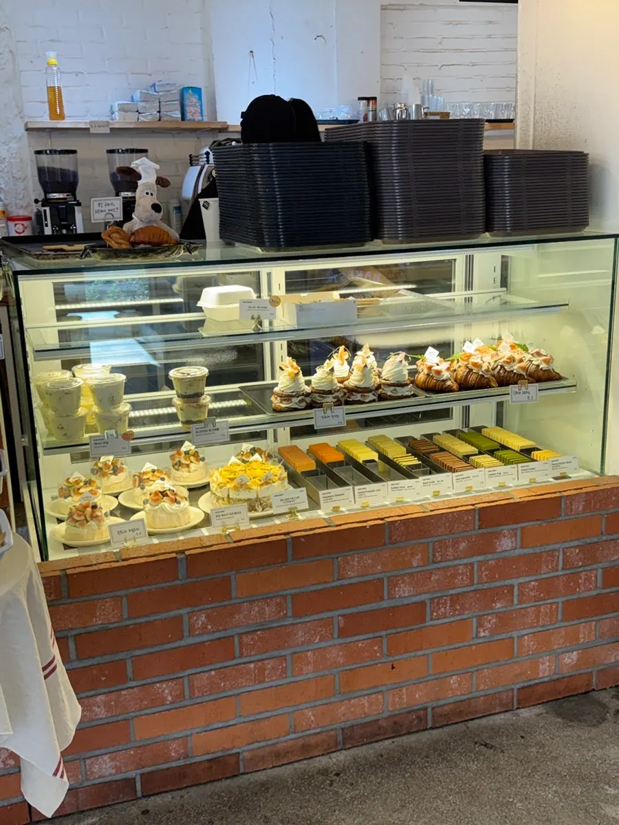 Bread display full at noon