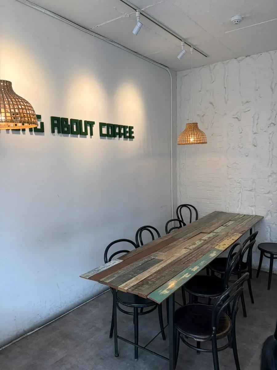Crowded hall inside the large Sinnonhyeon café