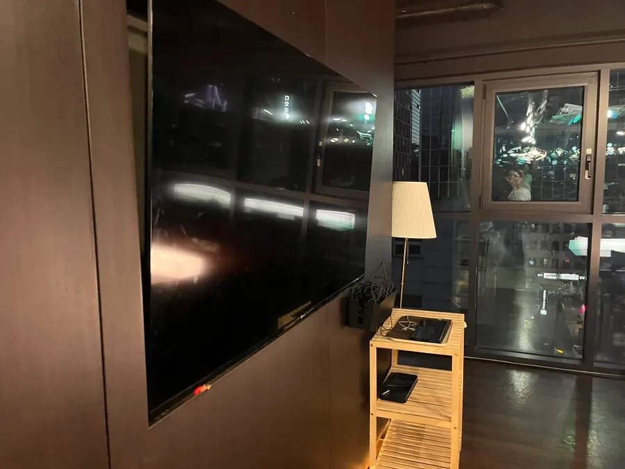 혼자 앉기 좋은 8층 1인 좌석