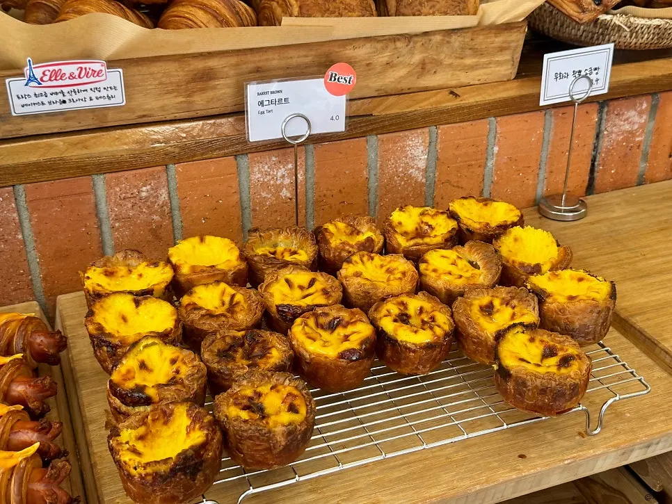 Bakery trays arranged for easy picking