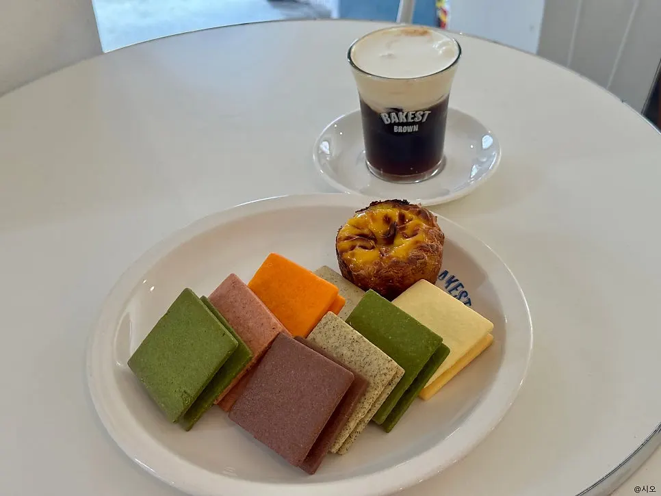 Seating with vintage furniture and sofas at Bakerist Brown