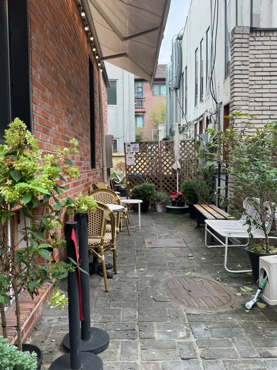 Red-brick exterior of Bakerist Brown