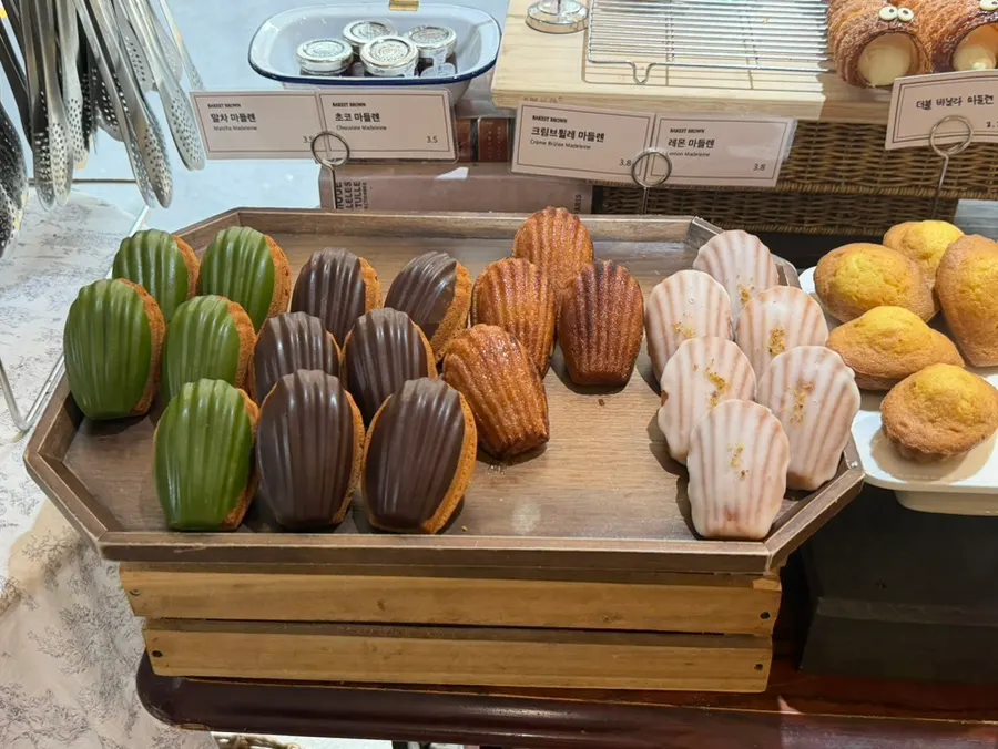 Bakery café display case