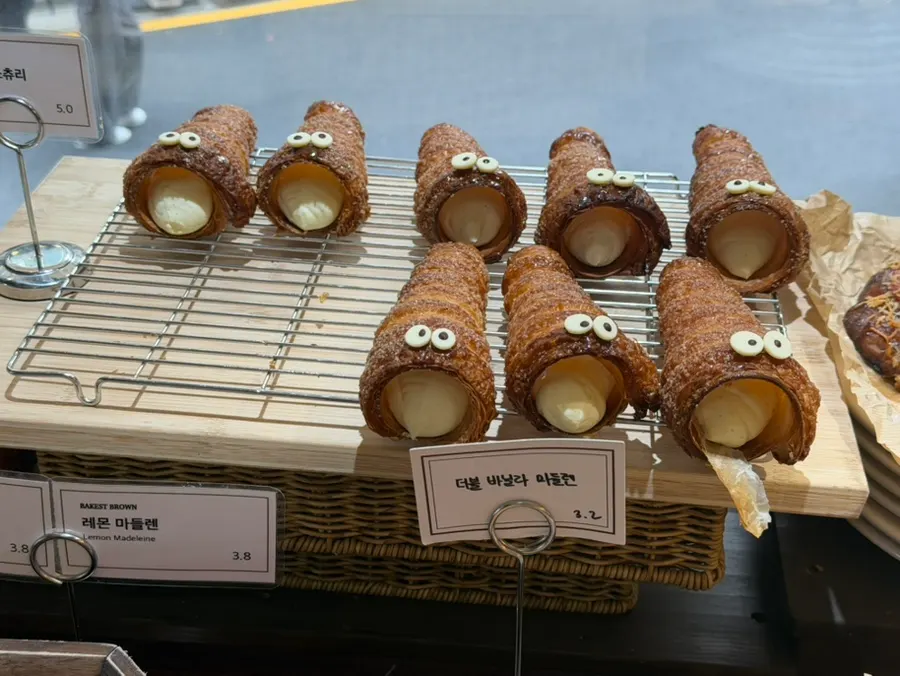 Café desserts and bakery items