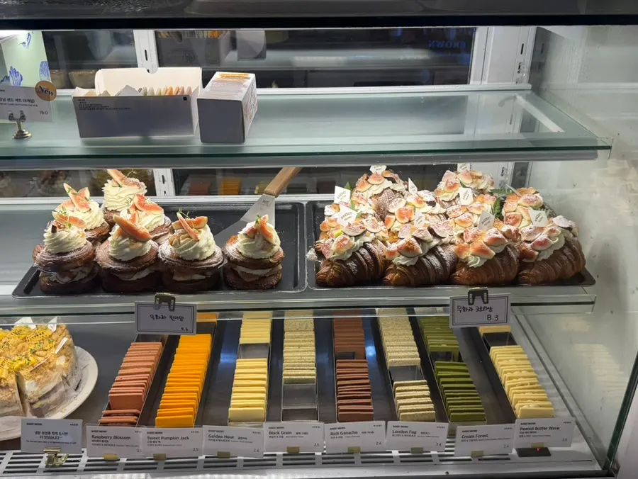 Bakery café menu selection