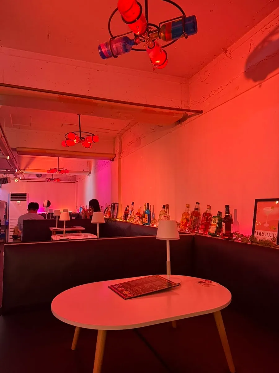 Interior decor and seating arrangement at B LAB