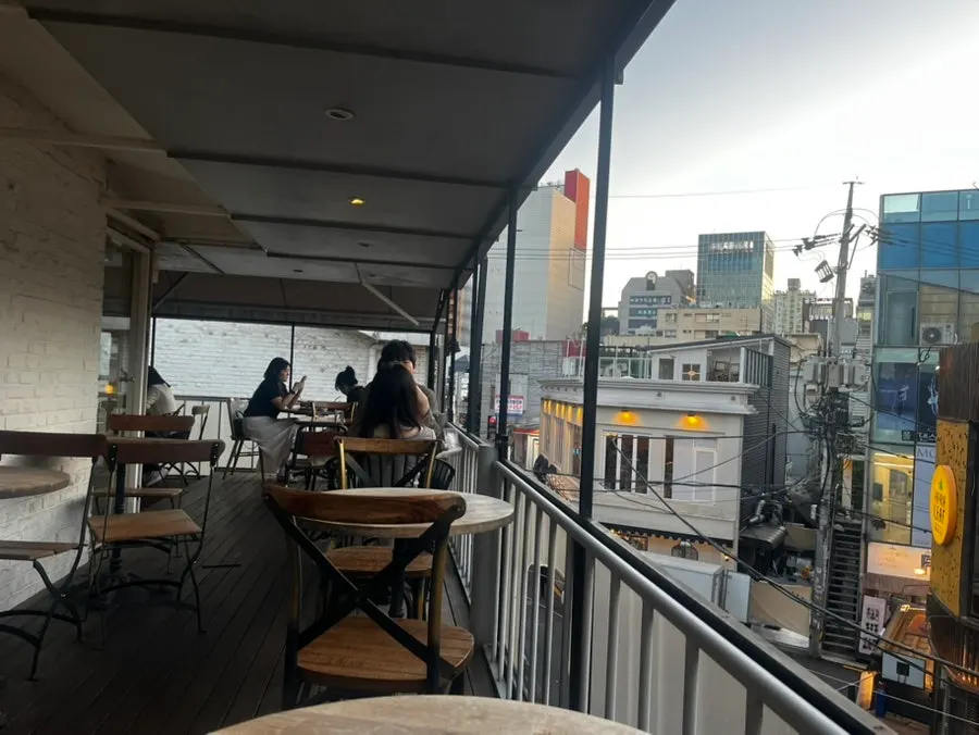 Café hall packed with customers on a weekend evening